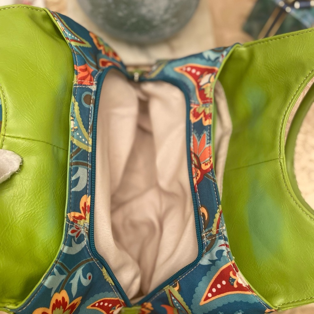 St John Bay green and floral shoulder bag - Picture 7 of 7